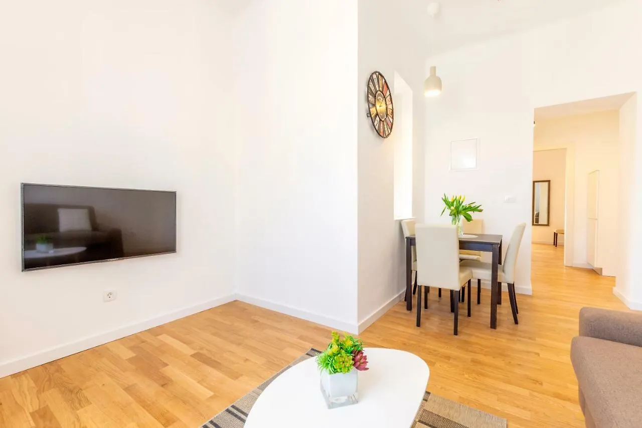 I Love Split Apartments 0*,